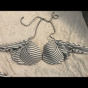 Victoria’s Secret bikini set